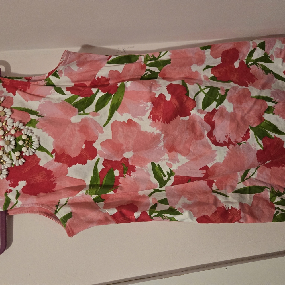 Floral Sleeveless Top with Pink and Green Design